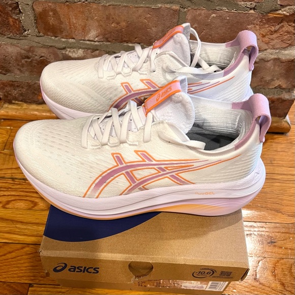ASICS Women's GEL-NIMBUS 27 Running Shoes, white/light purple ube 7.5 - Picture 5 of 6